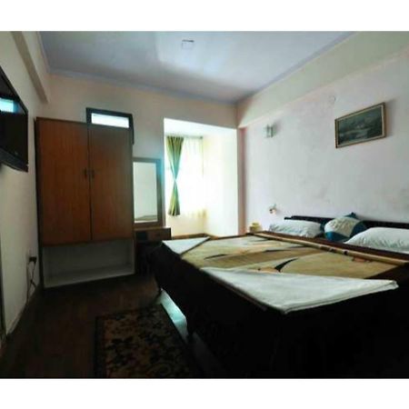Anamika Hotel Нейнитал Екстериор снимка
