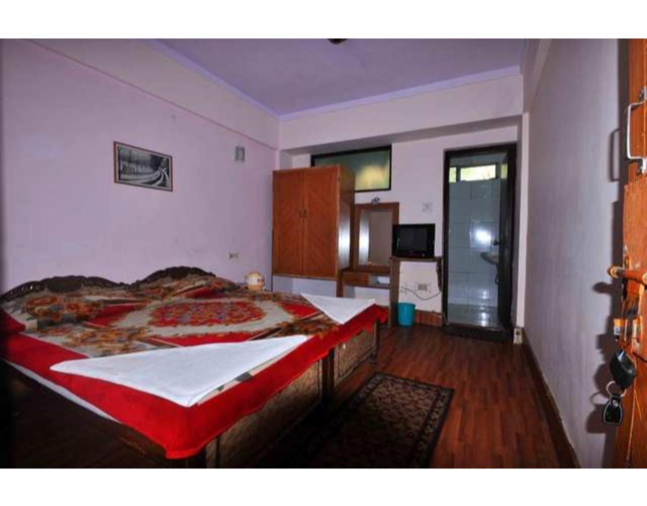 Anamika Hotel Нейнитал Екстериор снимка