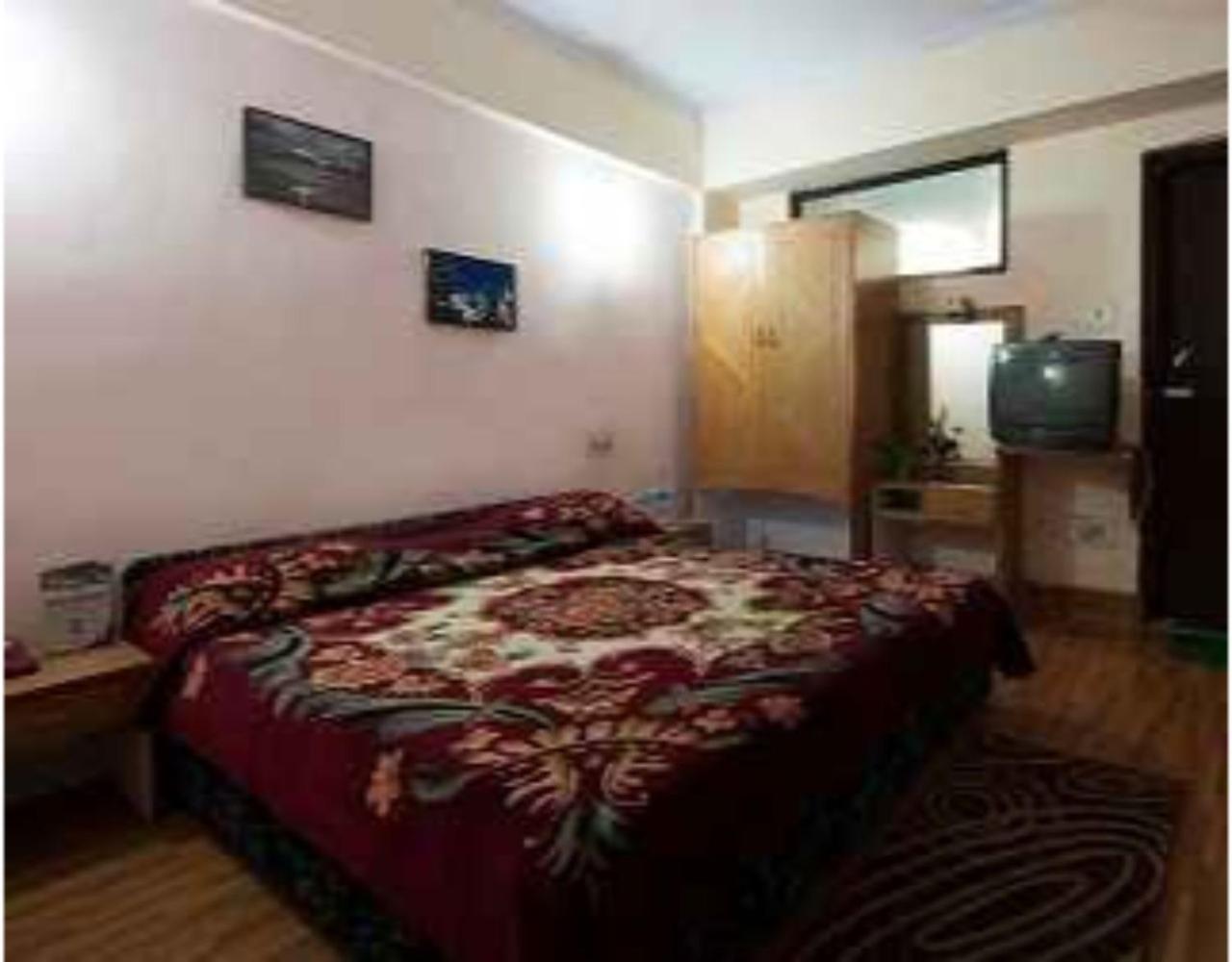 Anamika Hotel Нейнитал Екстериор снимка