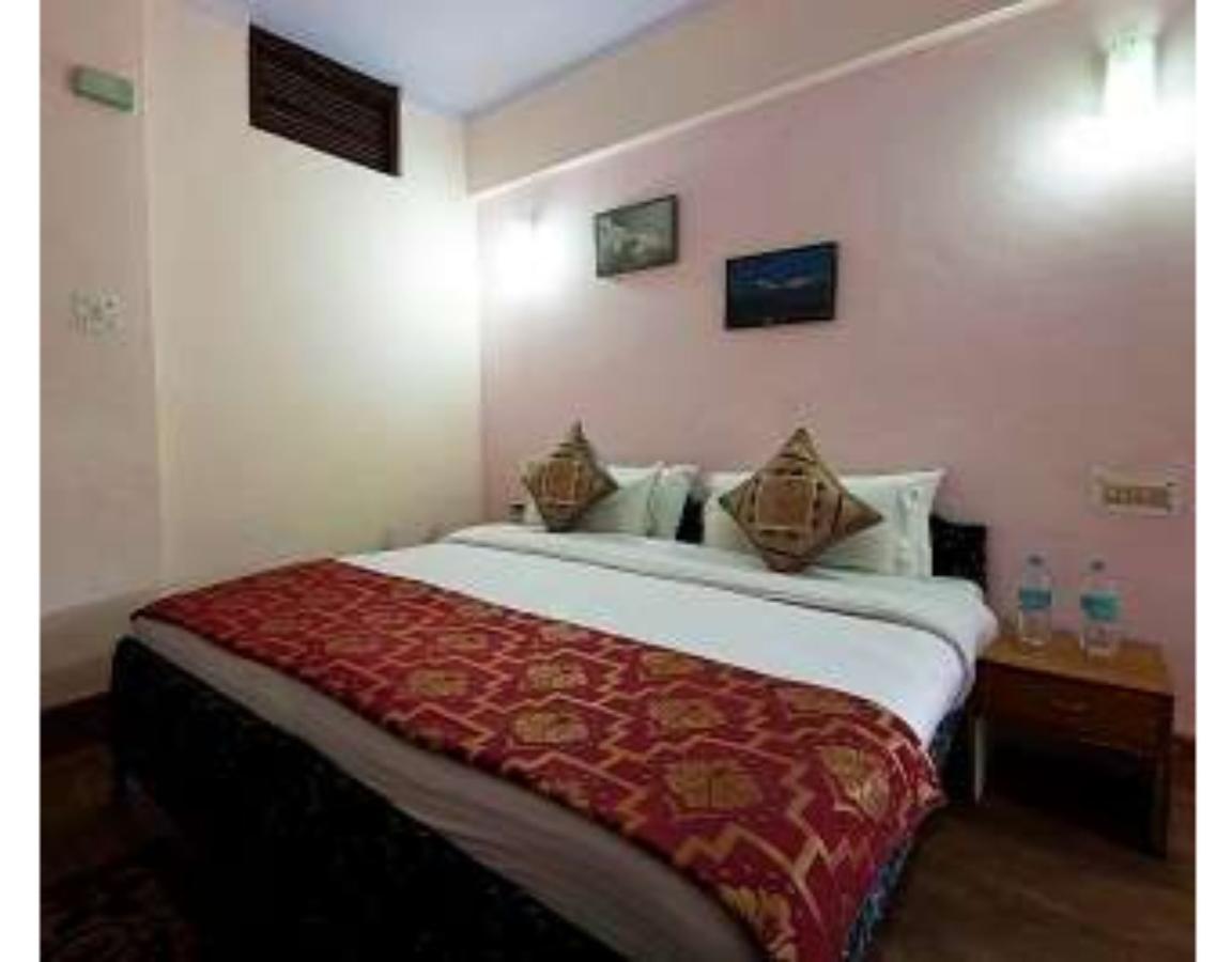 Anamika Hotel Нейнитал Екстериор снимка